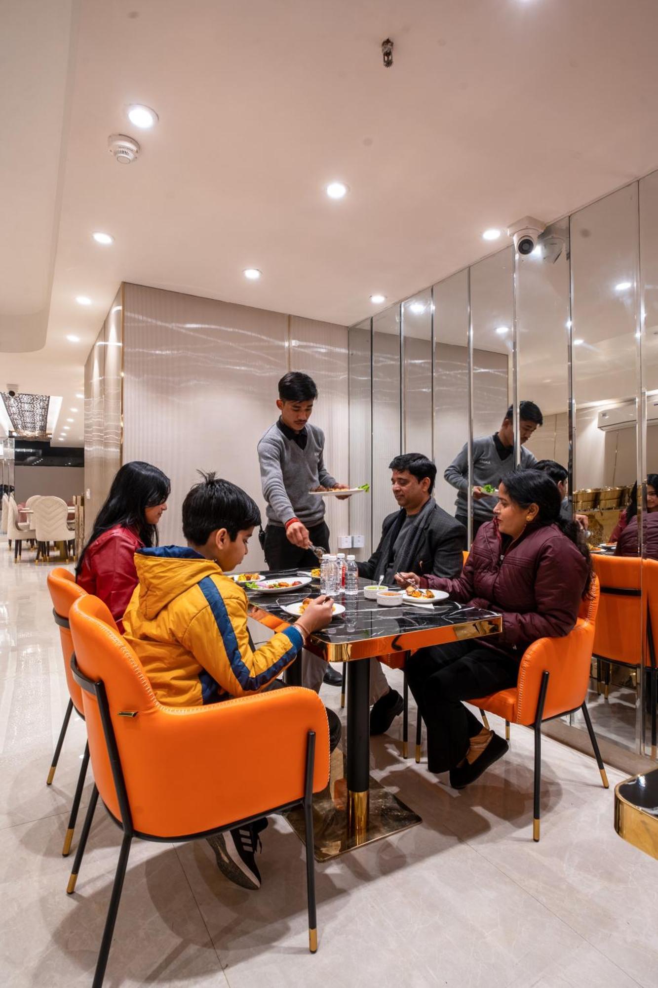 ניו דלהי Hotel Ginger Palace Delhi Airport מראה חיצוני תמונה