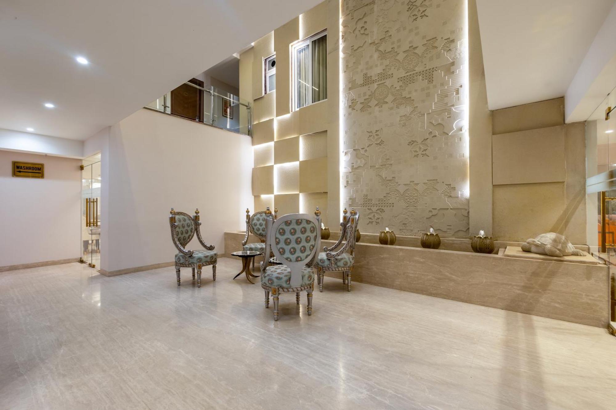 ניו דלהי Hotel Ginger Palace Delhi Airport מראה חיצוני תמונה