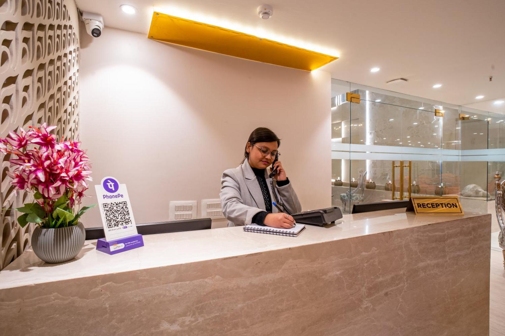 ניו דלהי Hotel Ginger Palace Delhi Airport מראה חיצוני תמונה